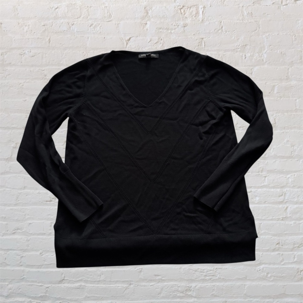 Banana Republic acrylic viscose blend black chevron v-neck sweater